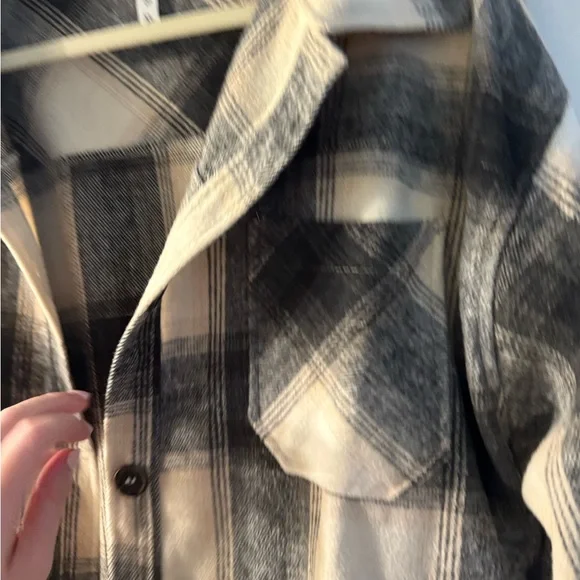 Zenana Outfitters Plaid Shacket in Black and Cream - Picture 4 of 4